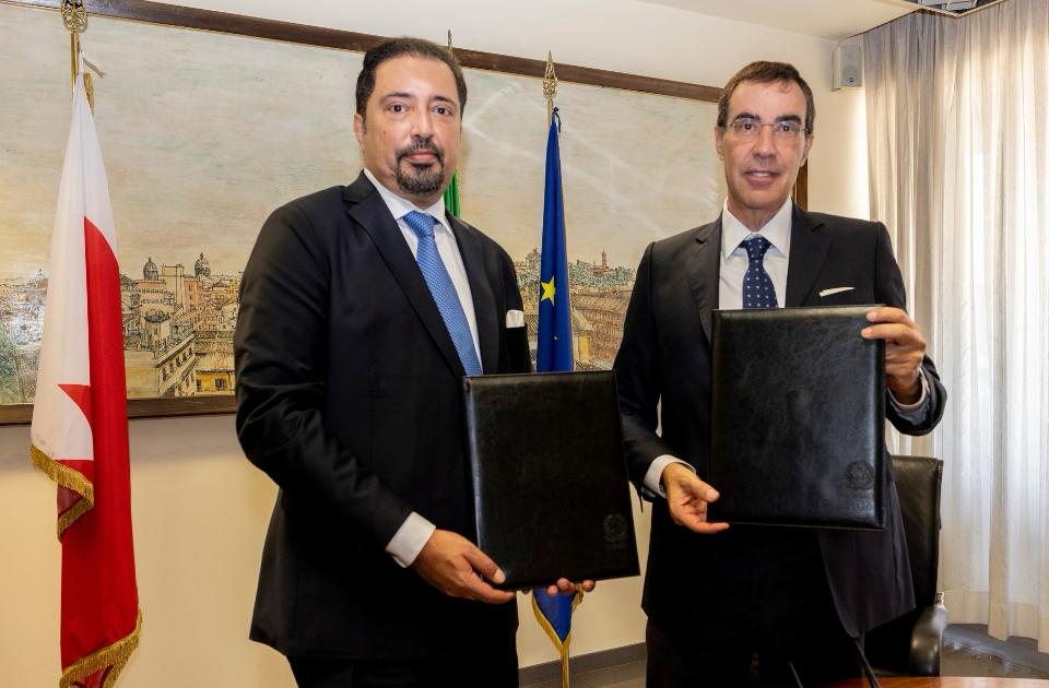 في إطار الزيارة الرسمية لسمو ولي العهد رئيس مجلس الوزراء للجمهورية الإيطالية ... توقيع الإعلان المشترك لتعزيز التعاون الجمركي وتطوير القطاع اللوجستي<